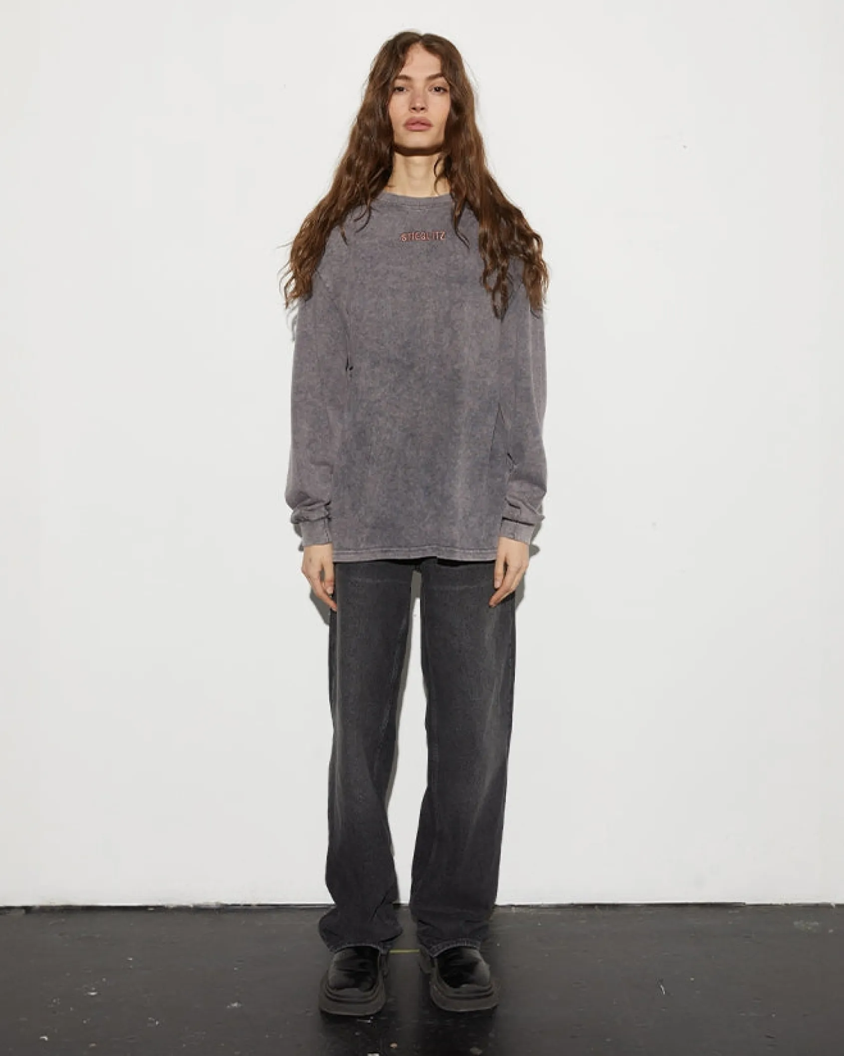 Clearance STIEGLITZ Worn Out Skate Longsleeve | Washed Grey